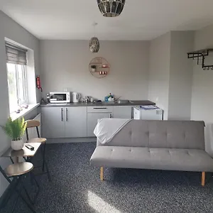 https://happy-airfield-studio.yorkshirehotels.net